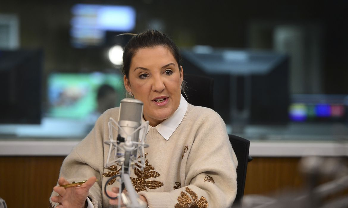 Nova presidente da Caixa assume cargo na terça-feira (5)