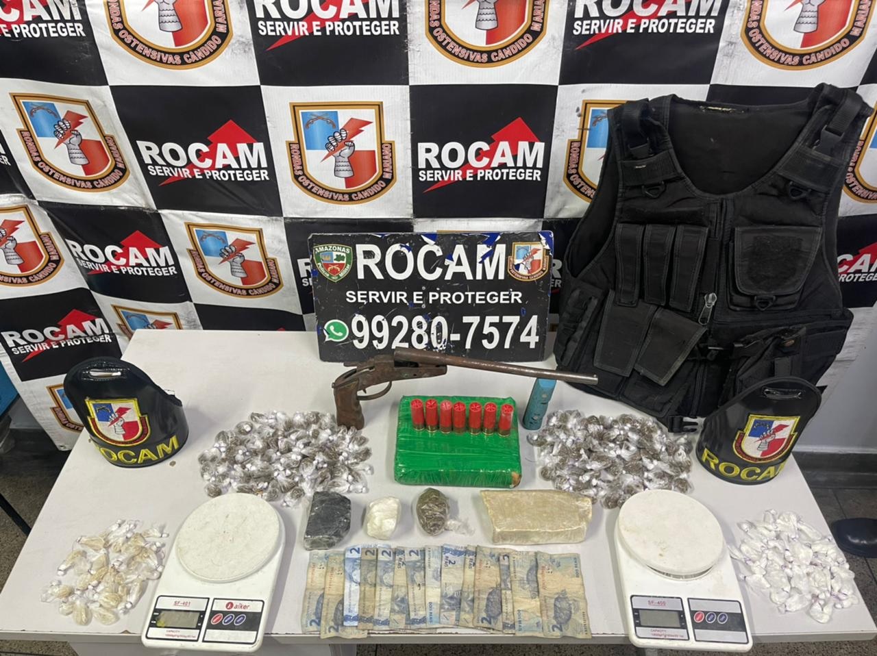 Jovem é detido vendendo entorpecentes nas proximidades de Feira em Manaus