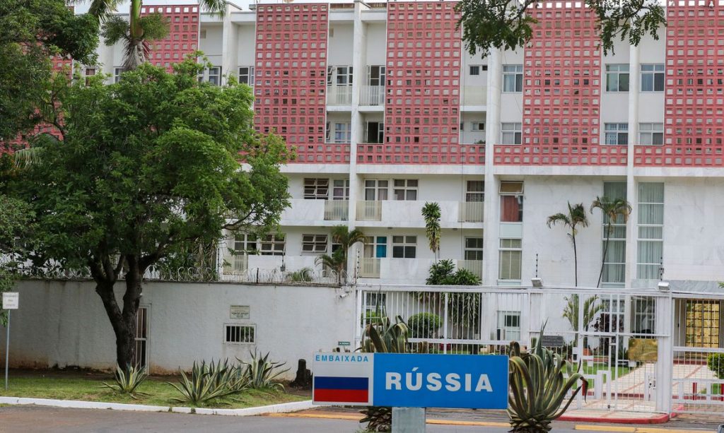 Fachada da embaixada da Rússia em Brasília