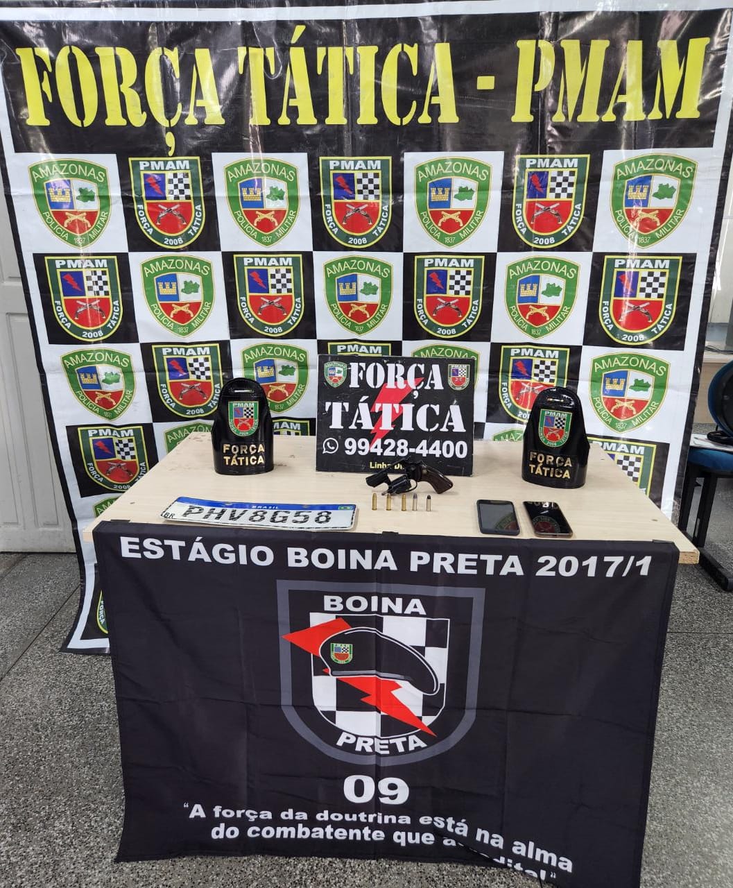 Força Tática prende dupla com arma e munições na Zona Norte