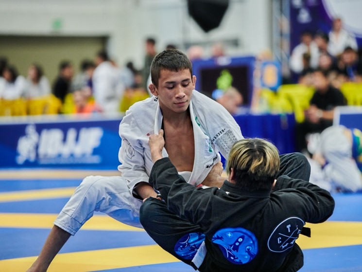 Brasileiro vence campeonato mundial de Jiu-Jitsu nos EUA - Só Notícia Boa