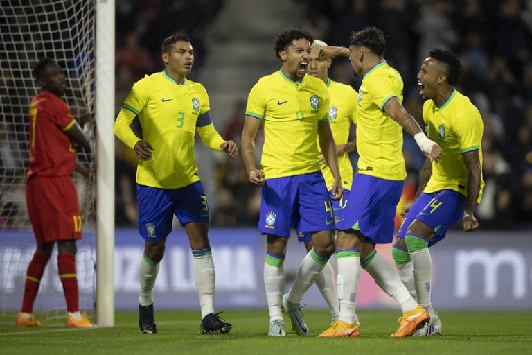 Com nova formação, Brasil começa testes finais para Copa do Mundo