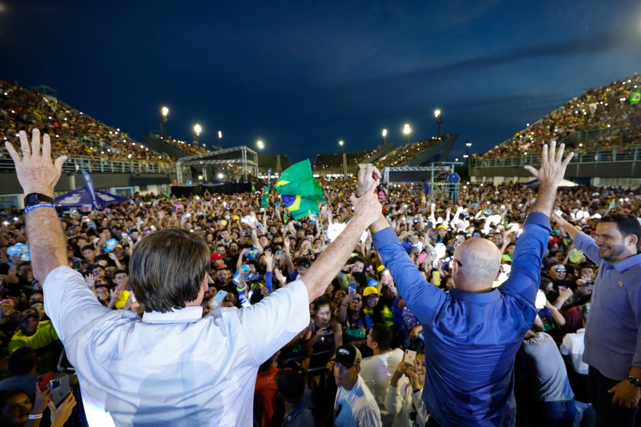 “Bolsonaro chega a Manaus na quinta, vindo de Belém”, adianta coronel Menezes