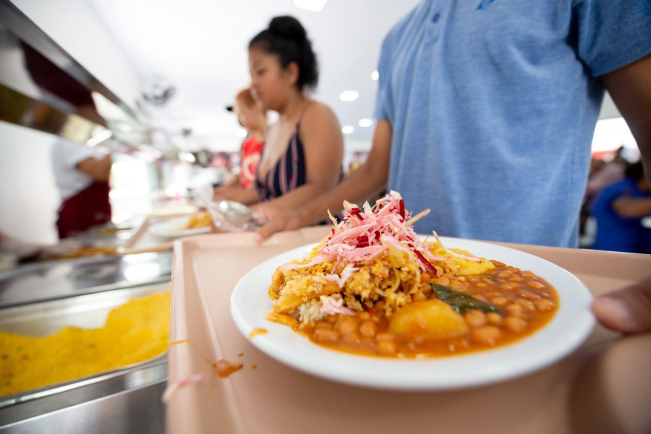 Passe Livre, Prato Cheio e Auxílio: ações de Wilson mudam para melhor a vida de famílias manauaras