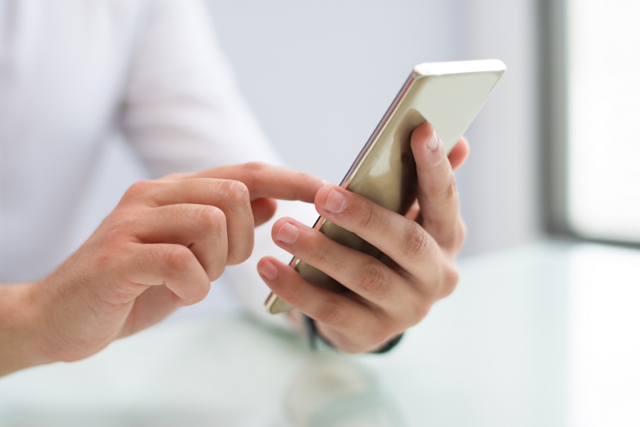 Serasa alerta usuários do WhatsApp a se proteger dos golpes mais praticados por criminosos