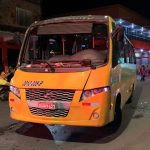 ônibus que causou acidente foi depredado pela população