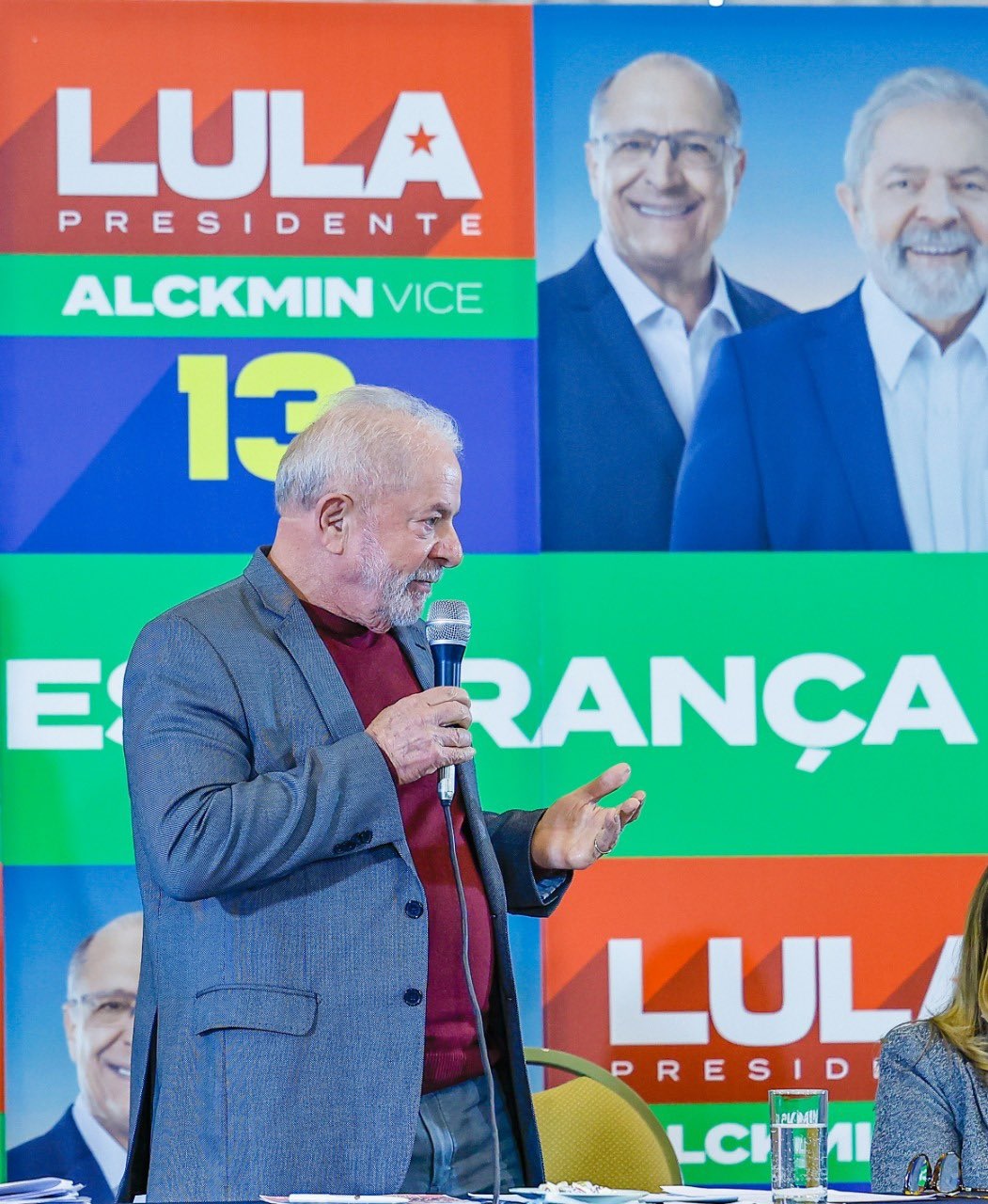 Lula diz que tem “fé” que Brasil irá “reconquistar sua bandeira”