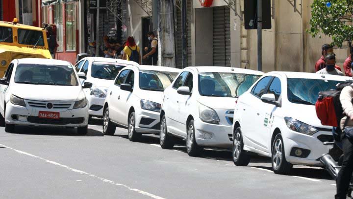 Taxistas recebem benefícios
