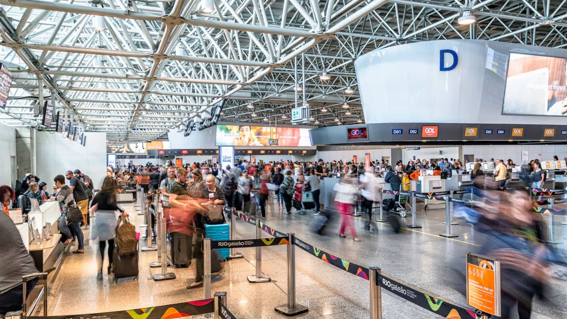 PF prende casal que tentava transportar cocaína para o exterior