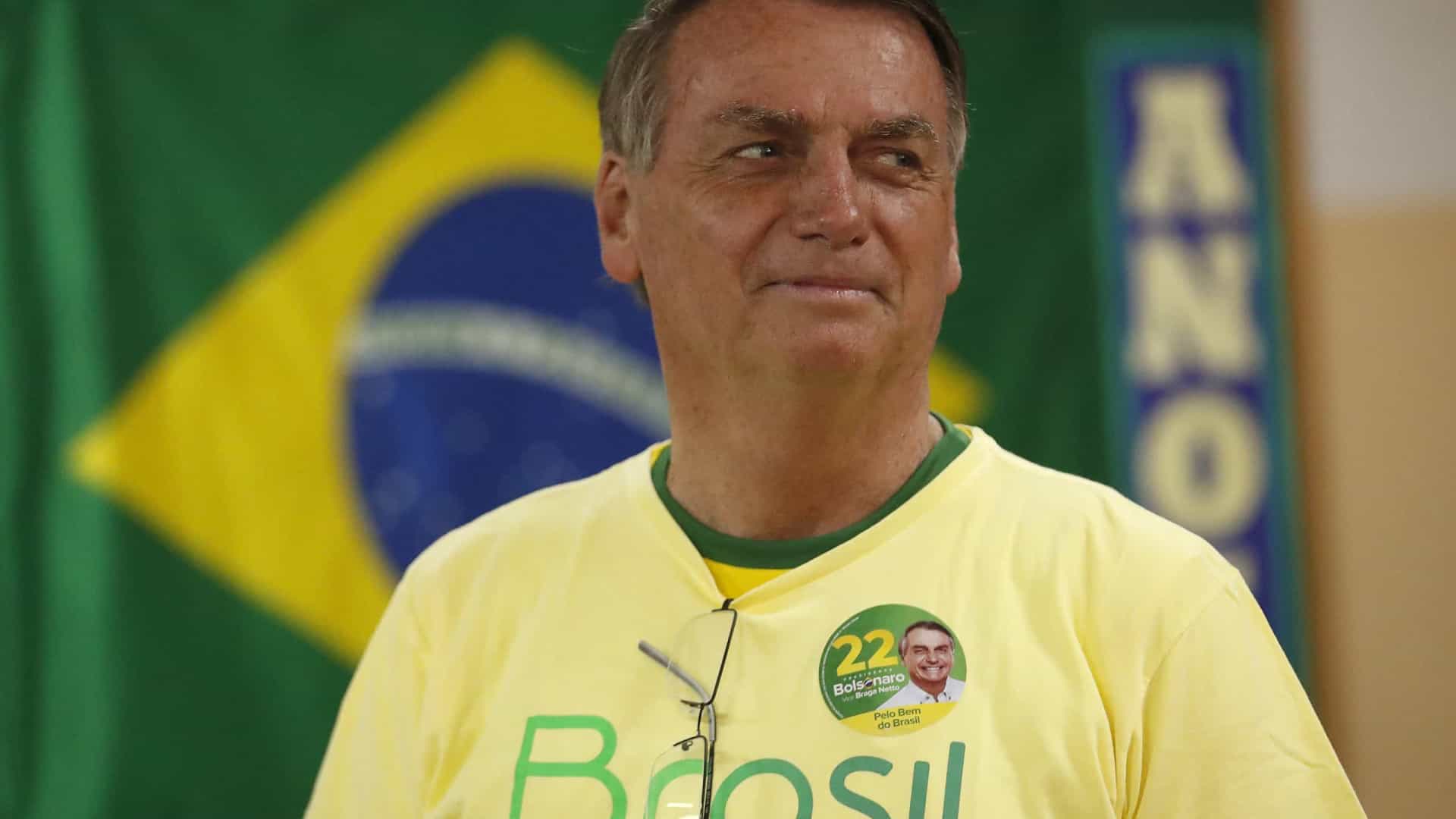 Bolsonaro está no Alvorada e pode ir para Esplanada se vencer eleição, diz Secom