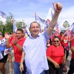 Omar Aziz é eleito para o Senado após vitória histórica