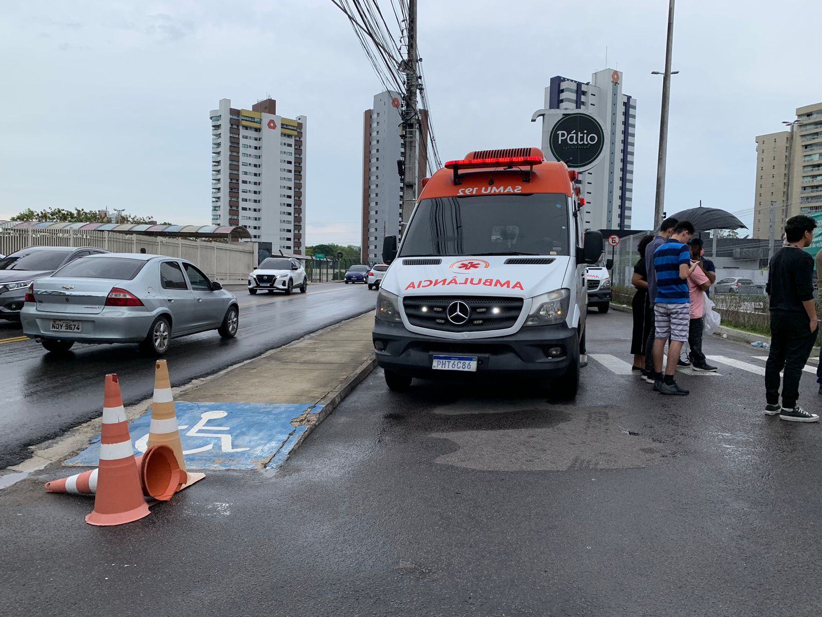 “Estamos trabalhando para restabelecer o funcionamento normal”, informa Pátio Gourmet após incêndio