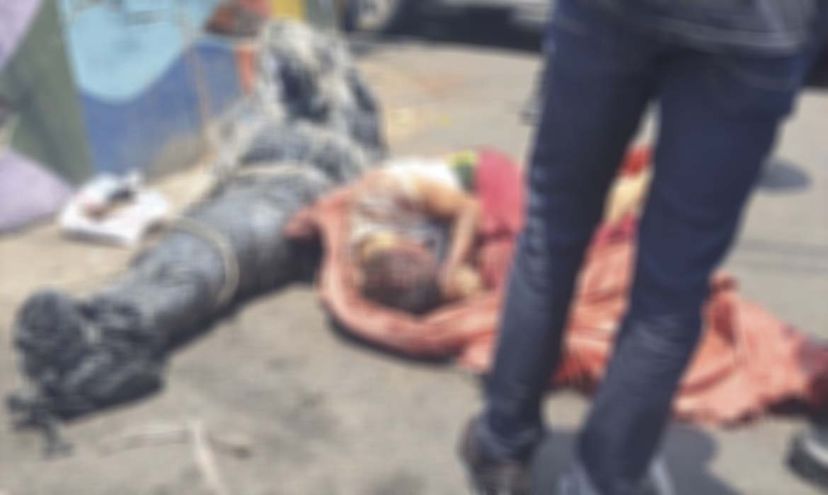 Corpos são encontrados dentro de lixeira no Centro de Manaus