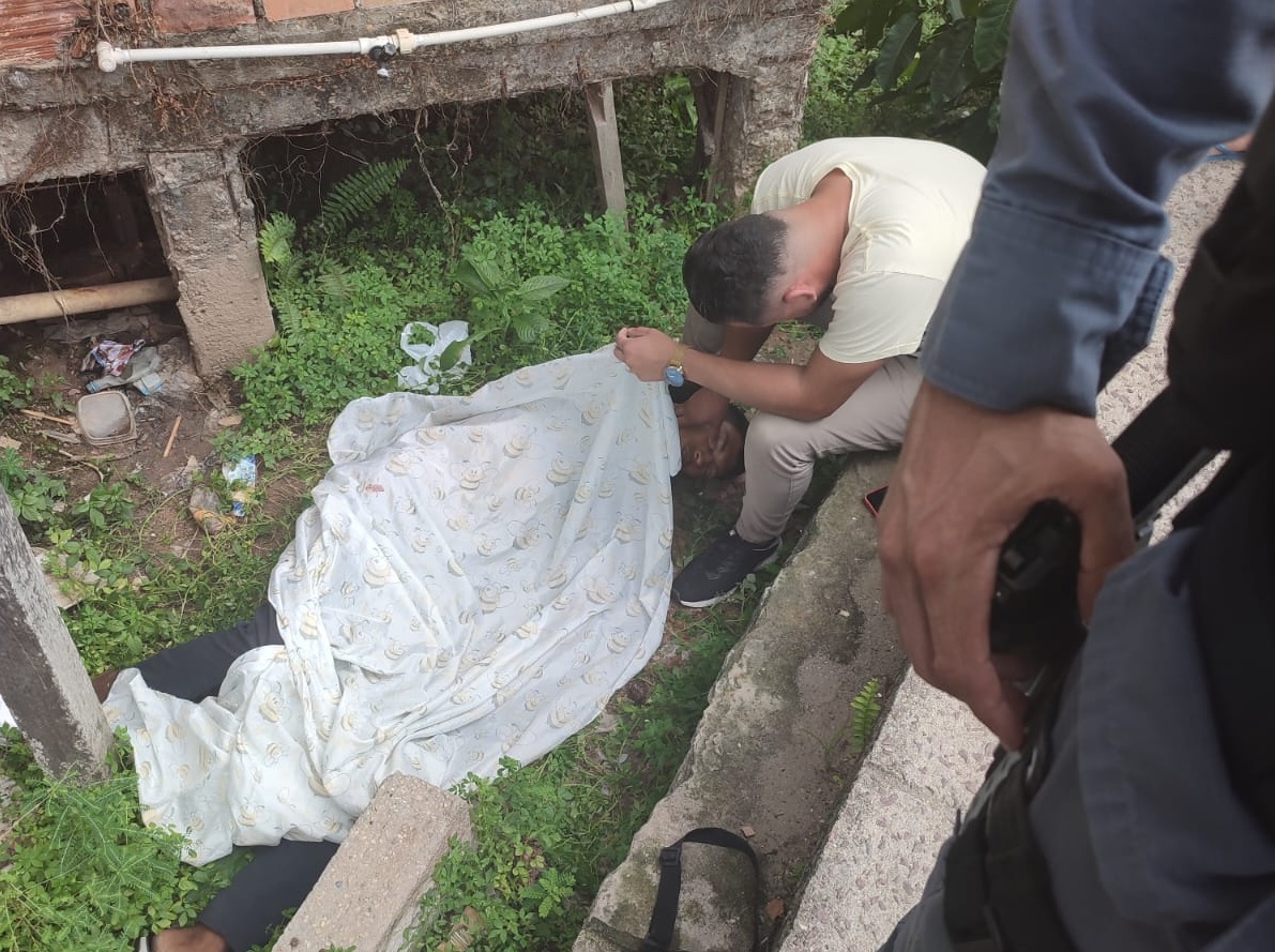 Homem é executado com mais de 10 tiros no Compensa, Zona Oeste de Manaus