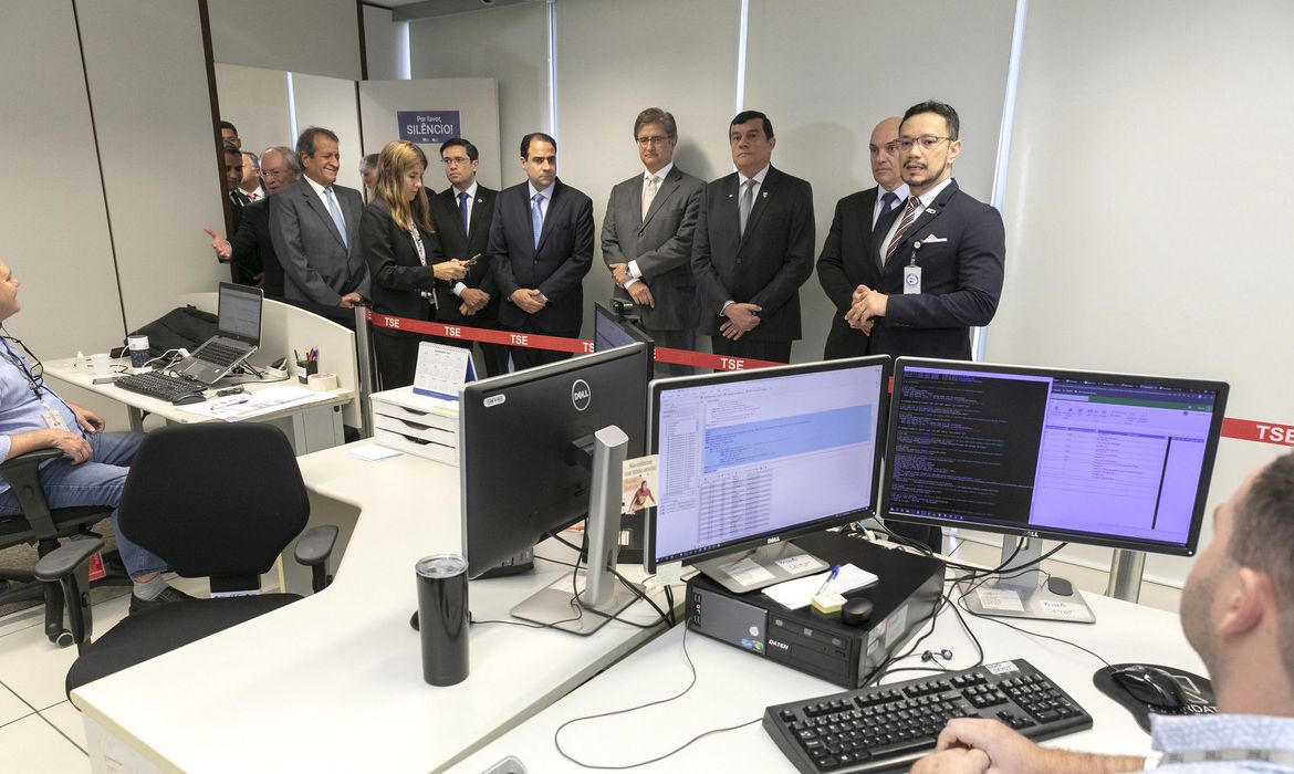 Sala de totalização de votos foi inspecionada e apresentada a entidades fiscalizadoras