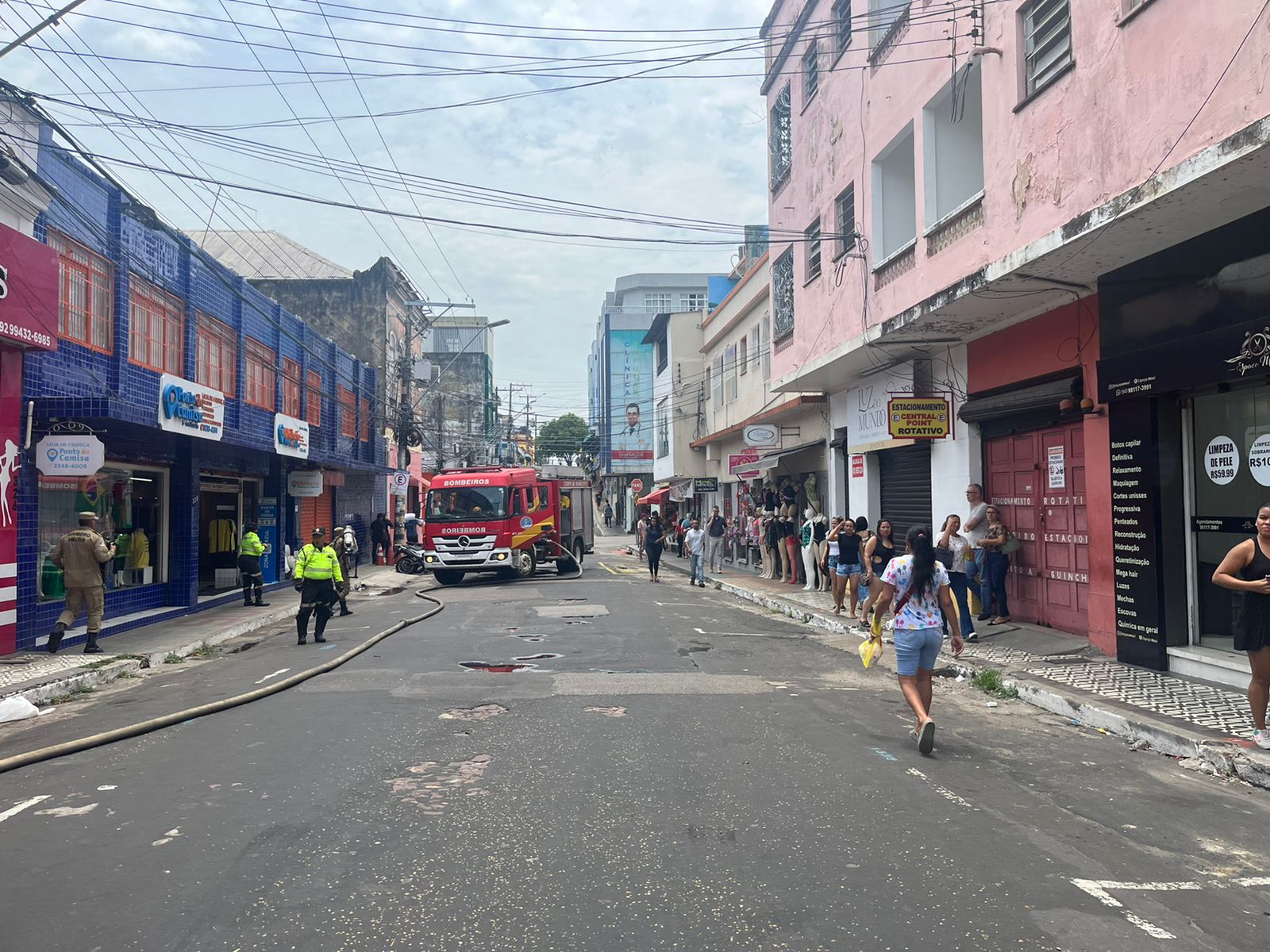 Incêndio atinge casa de idosos no Centro de Manaus, veja vídeos
