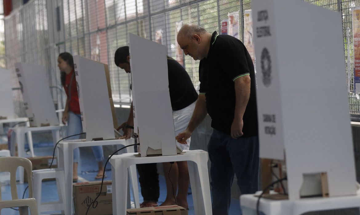Quer votar em trânsito? Saiba como solicitar a mudança do local de votação Quer votar em trânsito? Saiba como solicitar a mudança do local de votação
