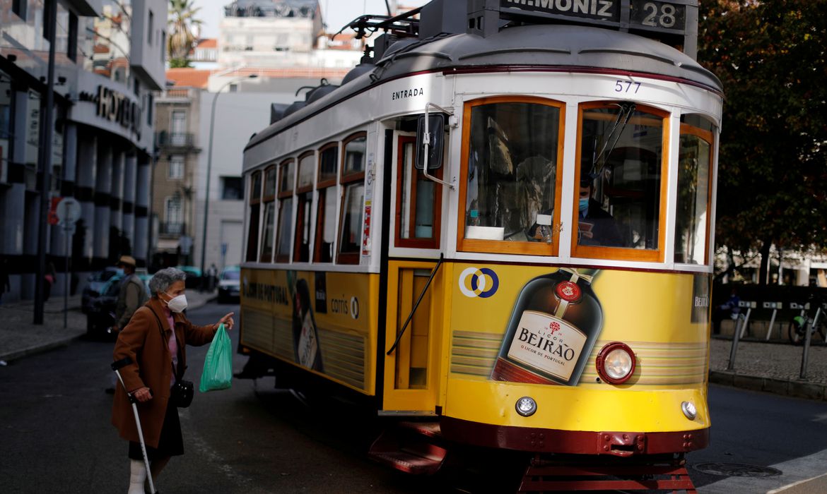 Trabalho em Portugal: país facilita visto para estrangeiros que buscam emprego