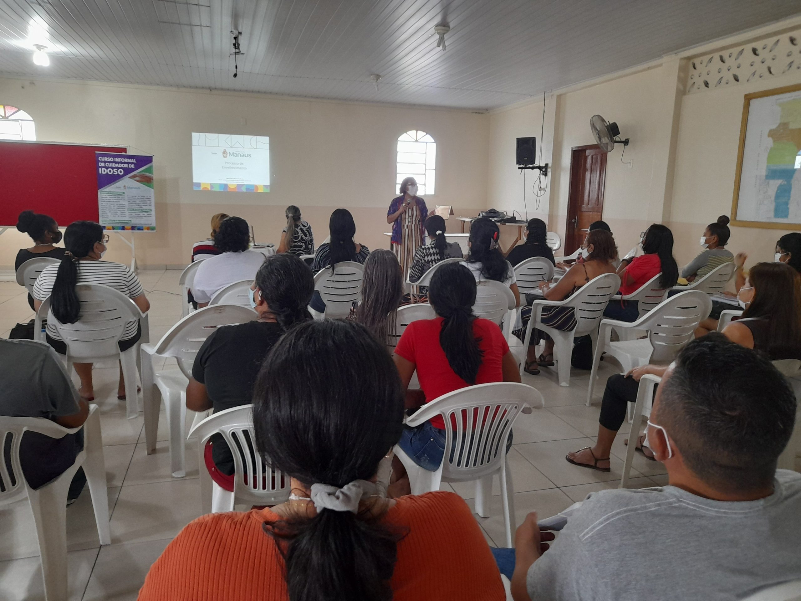Curso de cuidador de idoso reúne 50 participantes na última edição deste ano