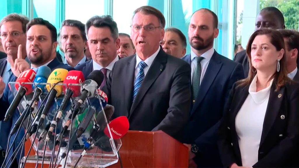 Bolsonaro faz pronunciamento à nação