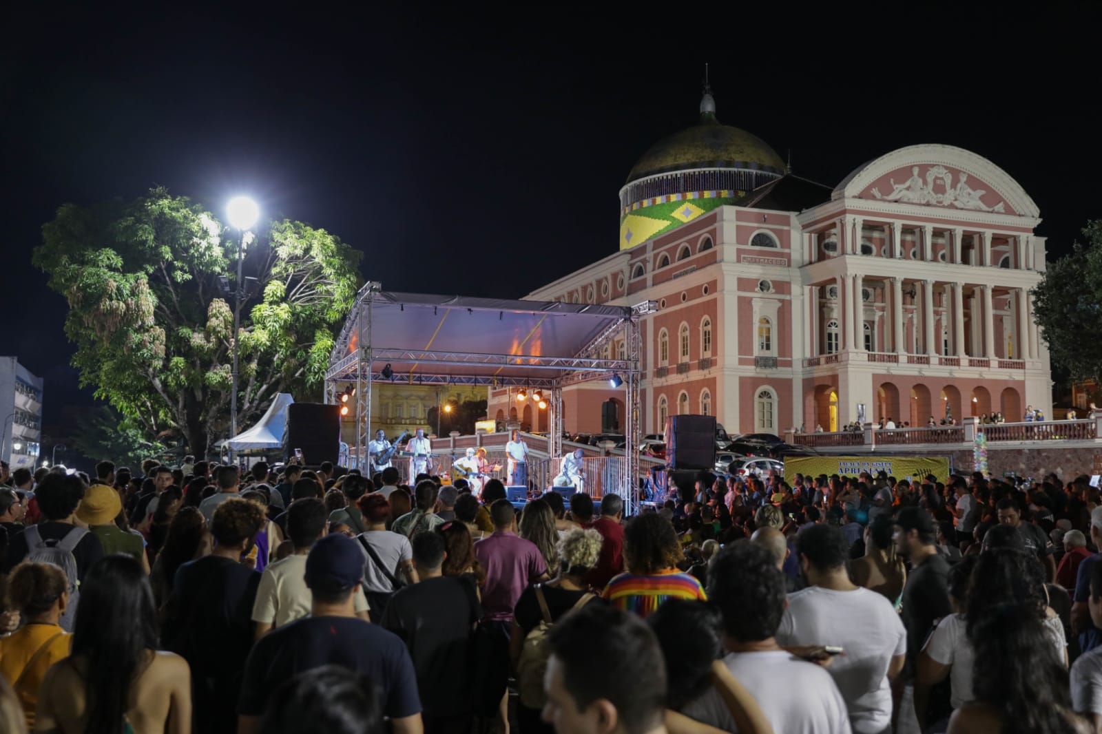 Tacacá na Bossa encerra 16ª temporada com especial Beatles em Manaus
