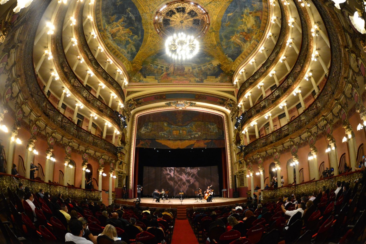 Sustentabilidade e Dia Nacional da Cultura são destaques no Teatro Amazonas