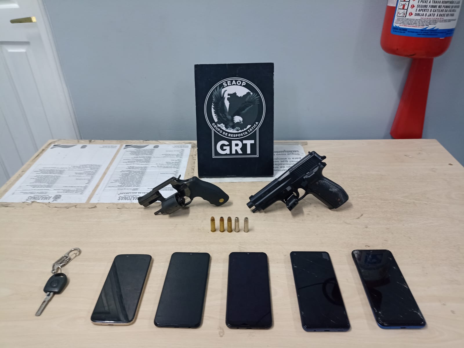 Grupo é preso por tráfico de drogas e roubo na Colônia Santo Antônio 