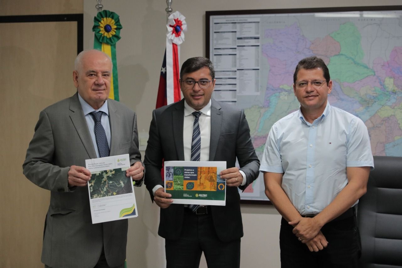 Wilson Lima assina ordem de serviço para obras de infraestrutura no bairro Colônia Antônio Aleixo