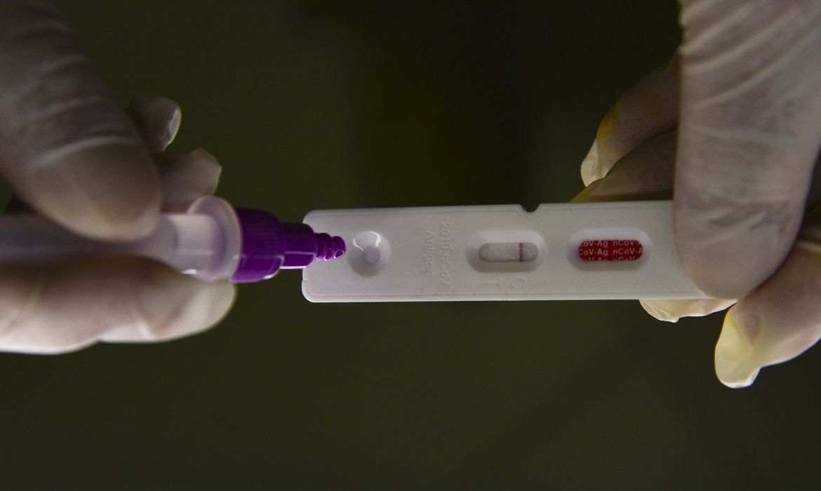 Casos de covid-19 no Rio de Janeiro aumentam 430% em uma semana