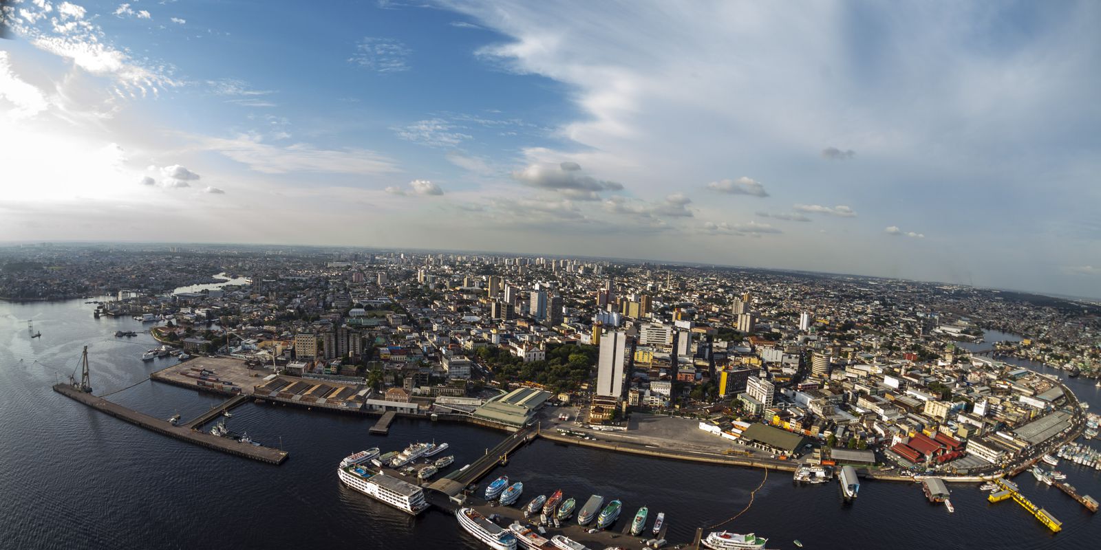 Manaus é a 3ª melhor cidade para investir no setor do comércio