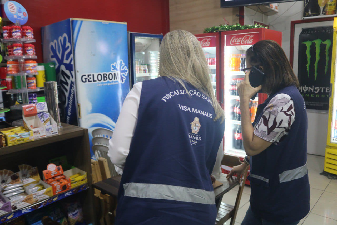 Postos de combustível e bares são fiscalizados durante Carnaval em Manaus