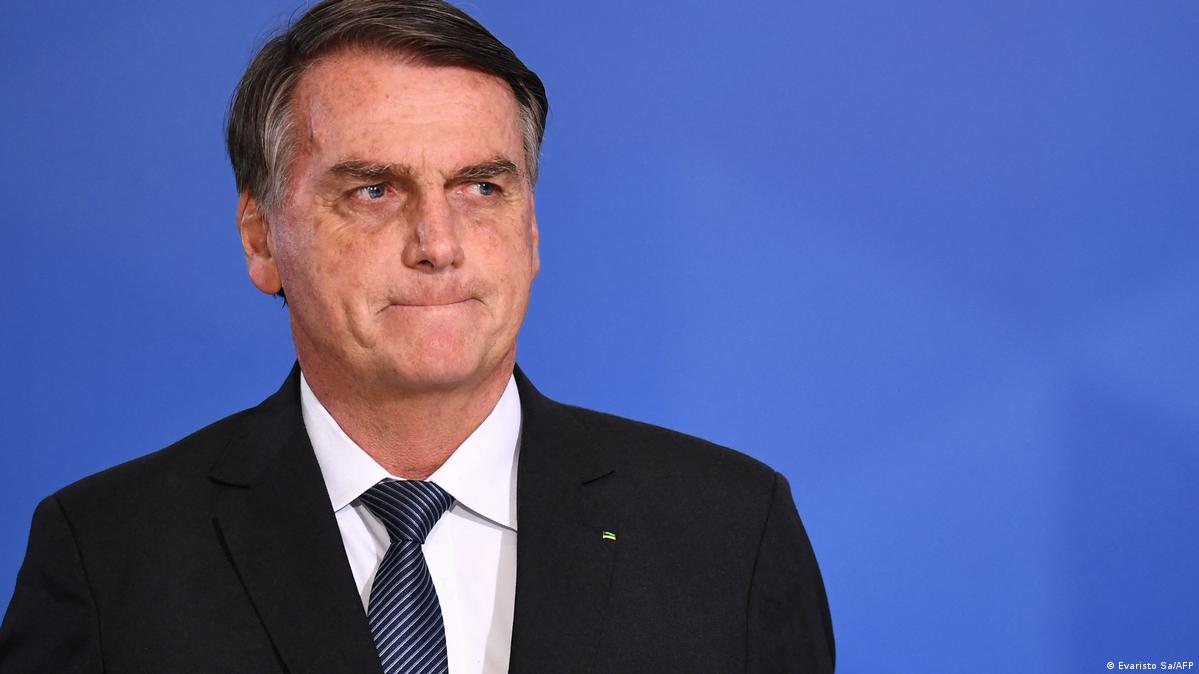 Bolsonaro reclama e questiona se salário de R$ 33 mil da Presidência no Brasil compensa