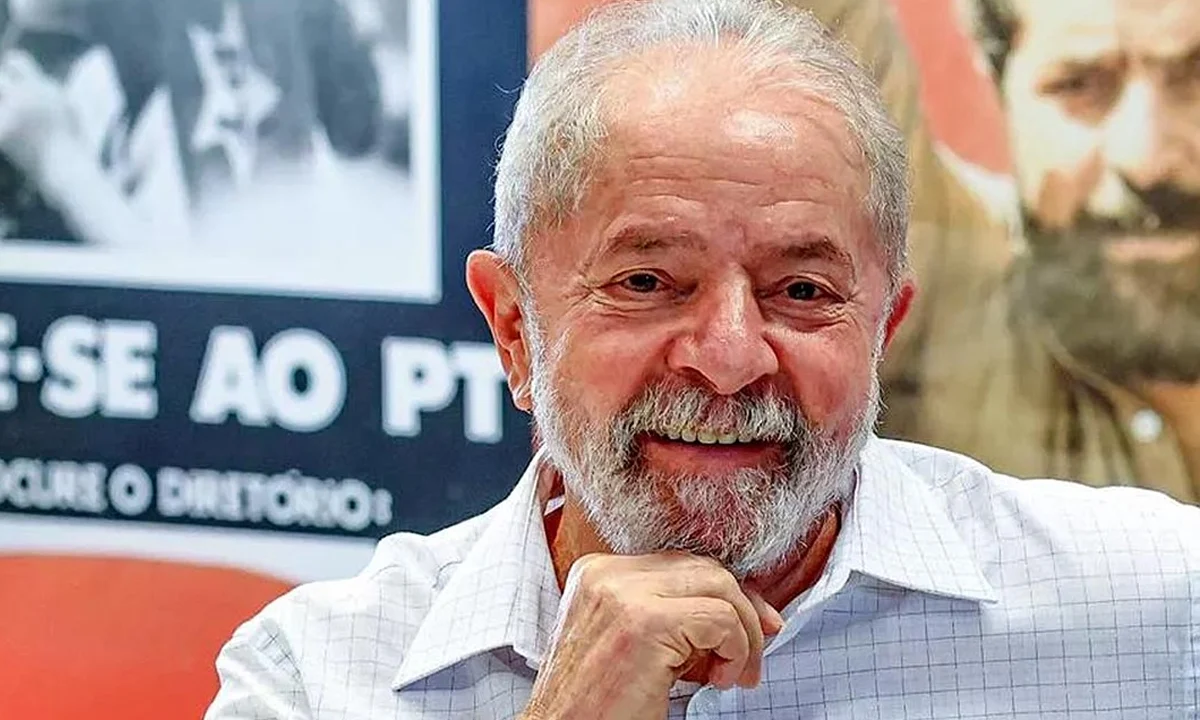Lula planeja maratona de inaugurações até abril