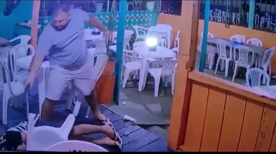 VÍDEO: funcionário público é morto a tiros dentro de lanchonete em Coari, no AM