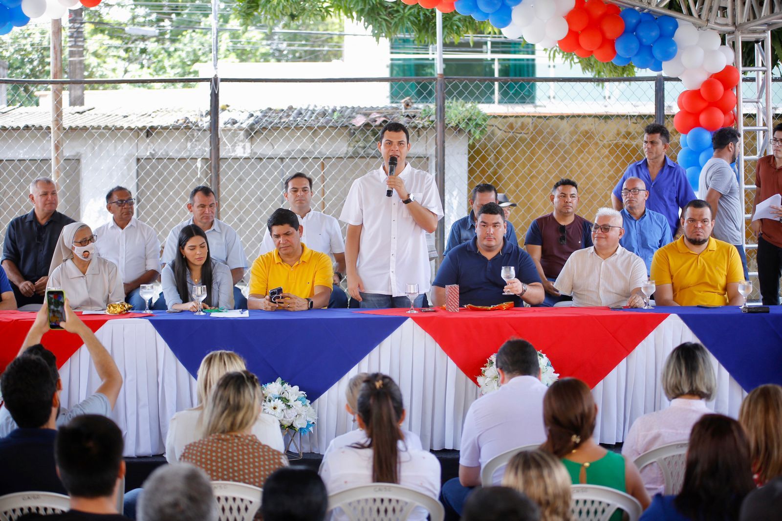 Saullo Vianna participa da assinatura da ordem de serviço para a construção de ginásio no AM