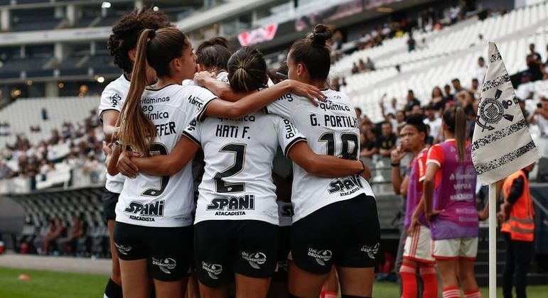 Corinthians on X: O Sport Club Corinthians Paulista, por meio do  Departamento de Responsabilidade Social e Cidadania e do Departamento de Futebol  Feminino, vai doar 20% da renda bruta do jogo contra