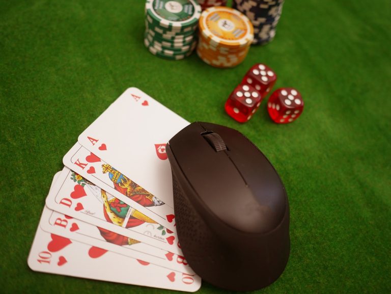 Poker, o jogo que pode ajudar seu negócio a decolar