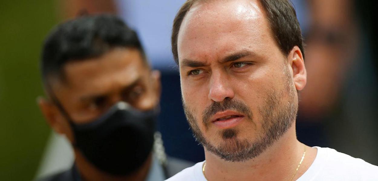 Carlos Bolsonaro received BRL 91,000 in deposits without origin, points out MP-RJ