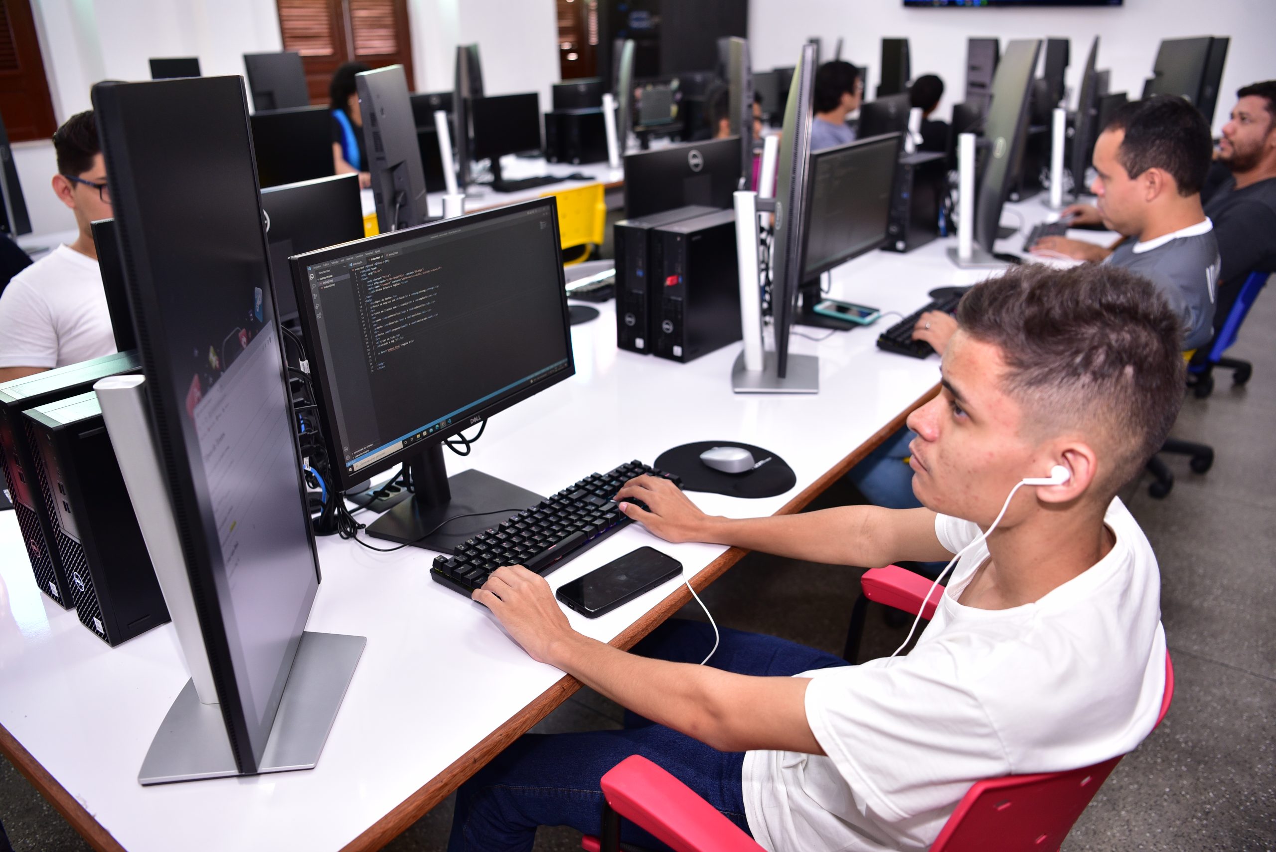 Cetam abre 18.945 vagas em cursos para o interior do Amazonas