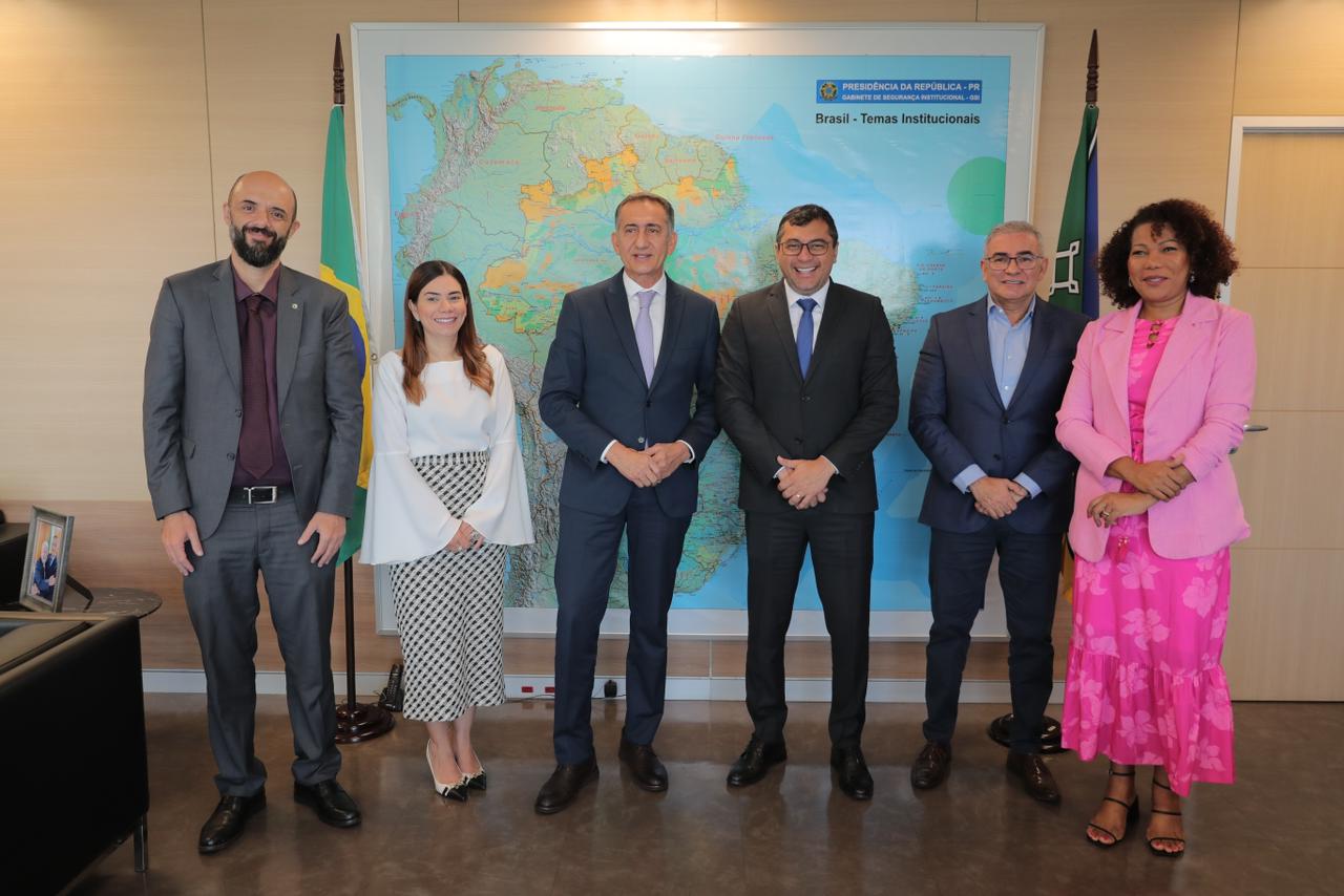 Em Brasília, Wilson Lima trata sobre infraestrutura e habitação no AM