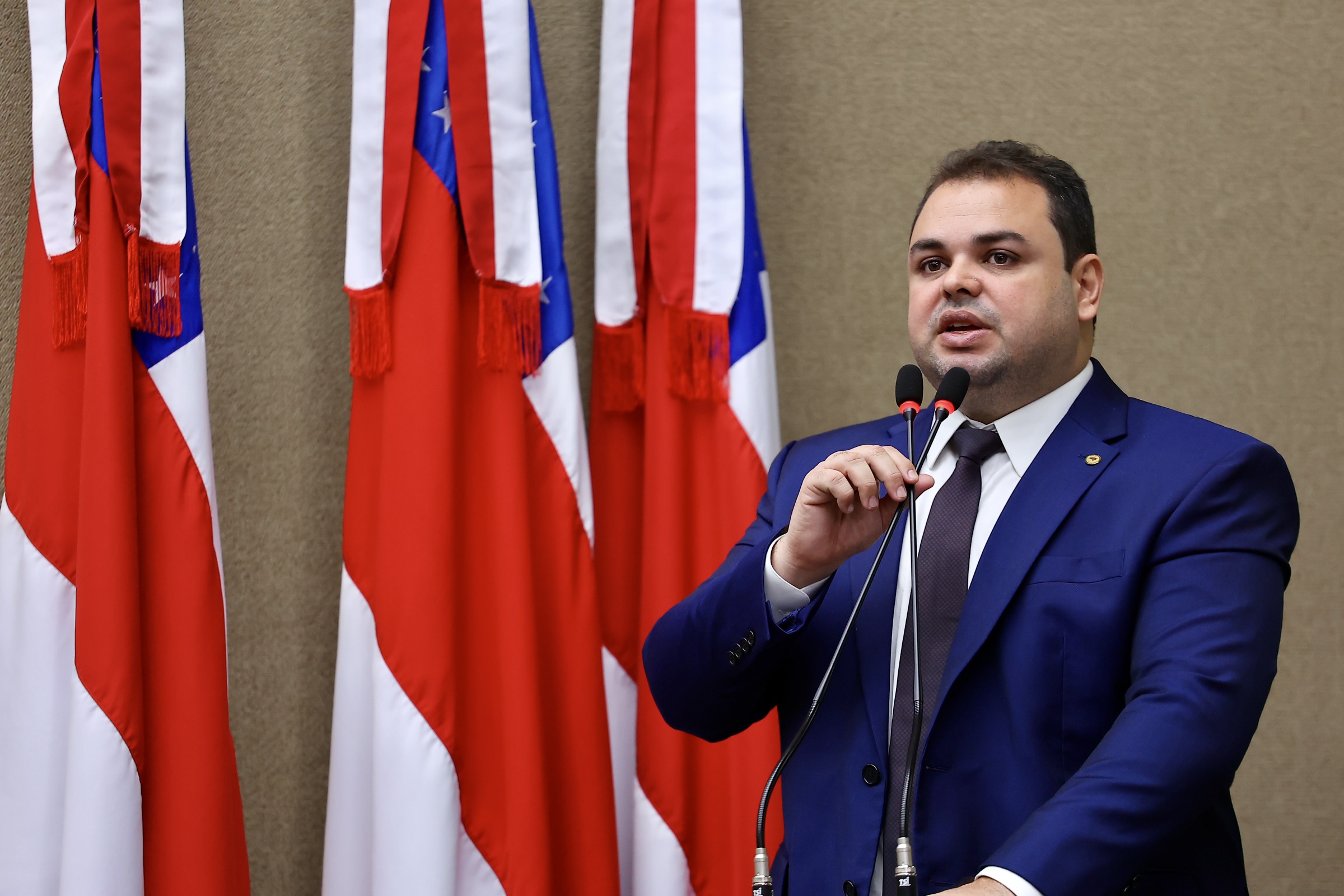 Roberto Cidade destaca dados do Censo 2022 e lança alerta sobre repasses