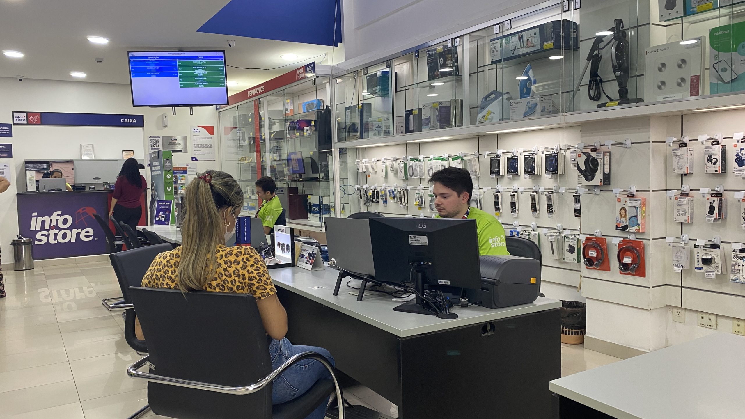 Info Store prepara ação especial para a semana do Festival de Parintins