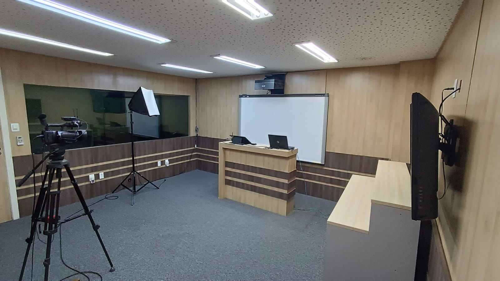 Fametro recebe notas máximas em três cursos EAD