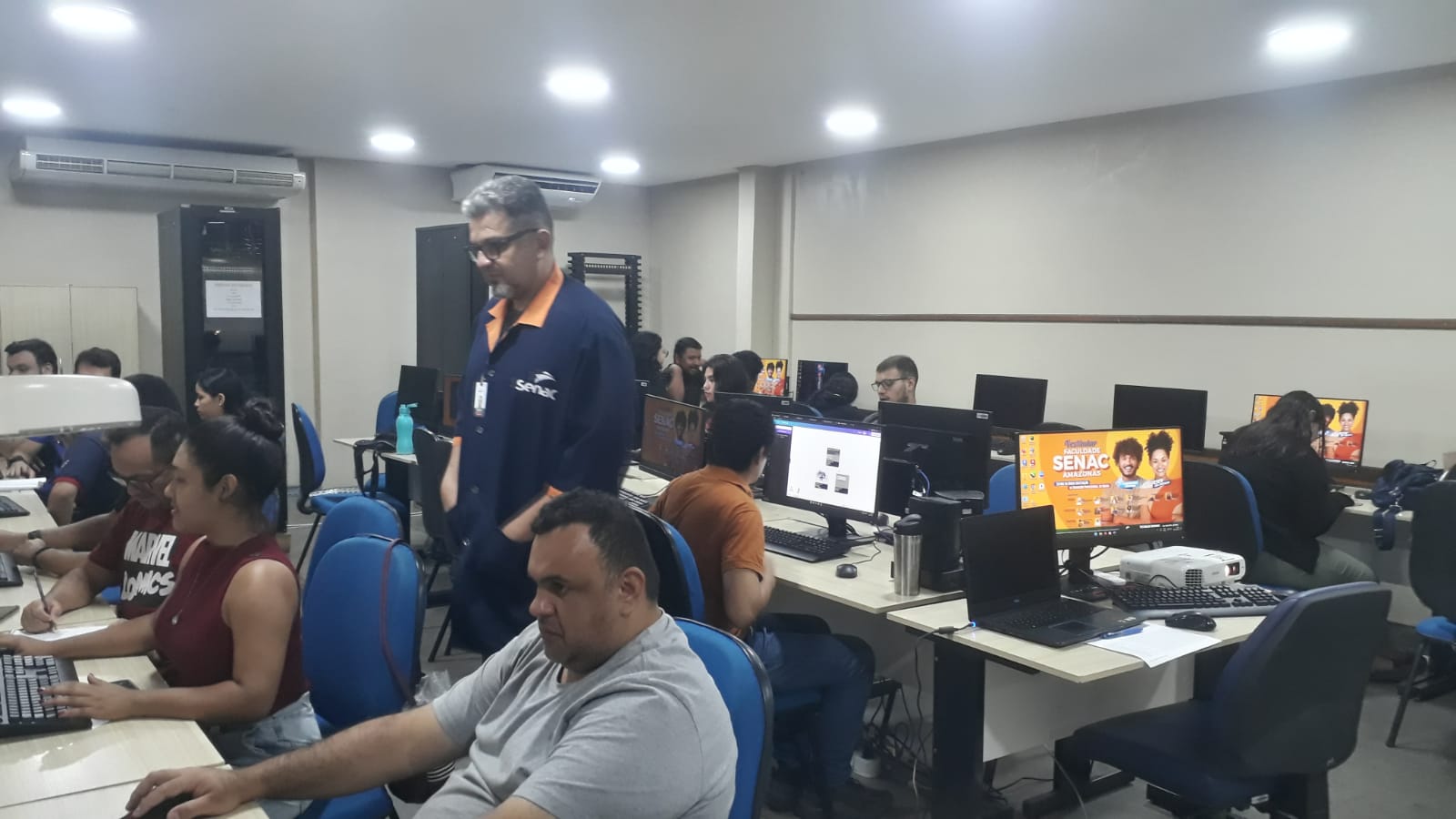 Cursos tecnológicos auxiliam na qualificação e podem agilizar entrada no mercado de trabalho