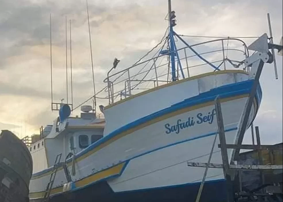 Cinco pescadores são resgatados com vida, após naufrágio em Santa Catarina
