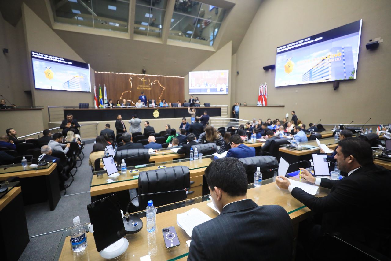 Wilson Lima sanciona diversas leis oriundas da Assembleia Legislativa do Amazonas
