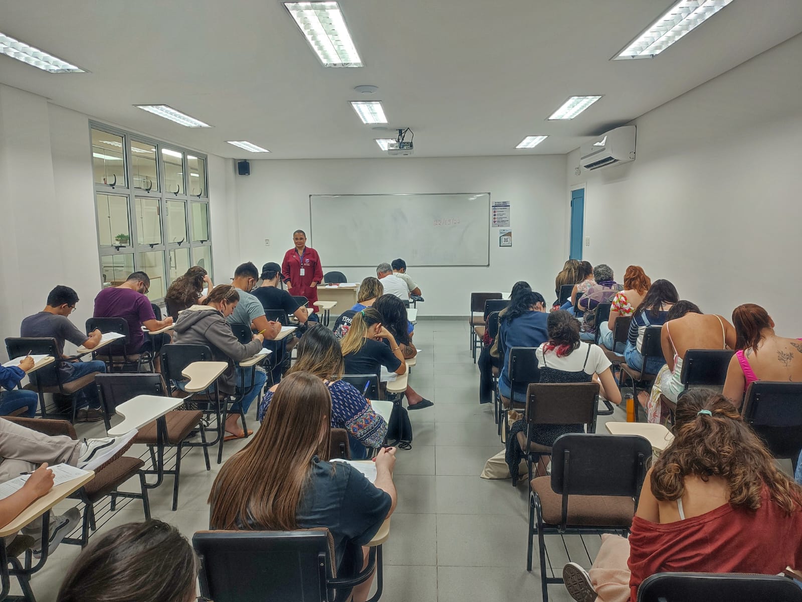 Fametro e Faculdade Santa Teresa oferecem cursos de aperfeiçoamento em diversas áreas