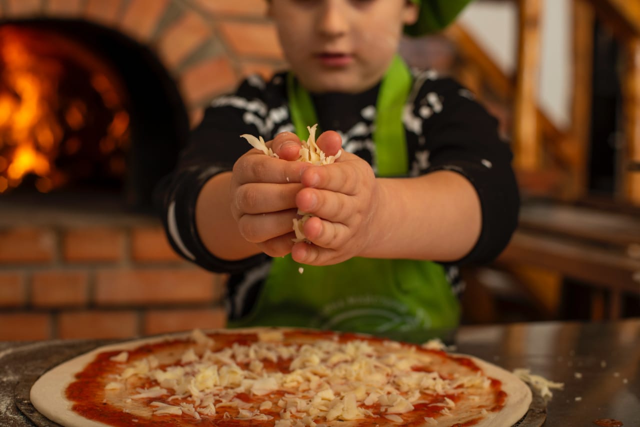 Shopping de Manaus oferta oficina gratuita de pizza para animar as férias da criançada