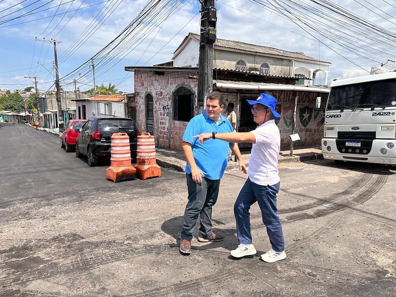 Prefeito fiscaliza avanço dos serviços do programa ‘Asfalta Manaus’ na zona Norte