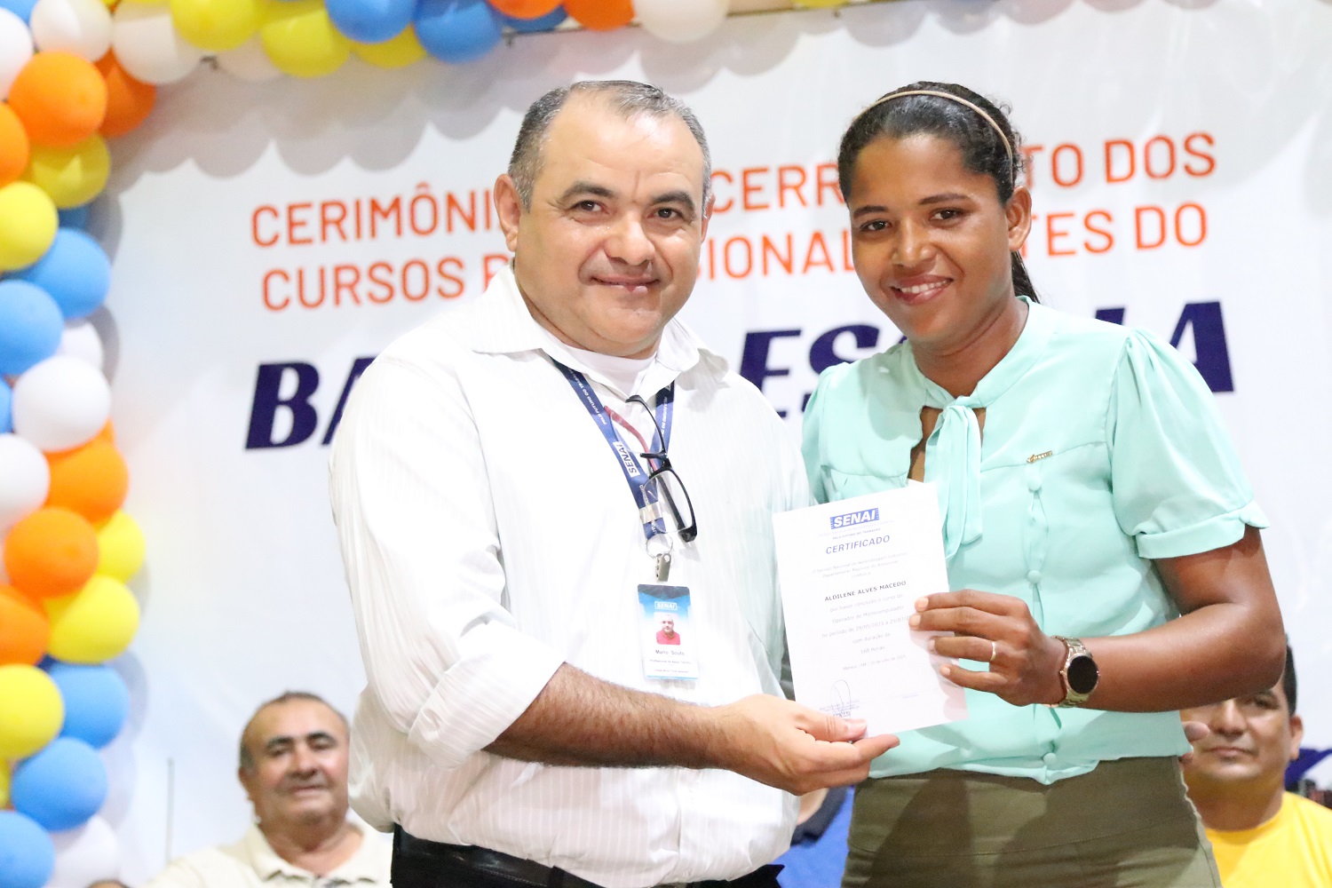 Aluna faz percurso de duas horas de “rabeta” durante 40 dias no rio Solimões para fazer curso no AM